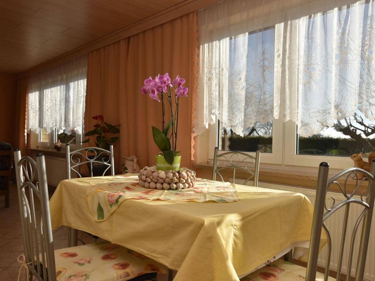 Spacious Apartment In Brusow With Garden Kröpelin Exterior foto