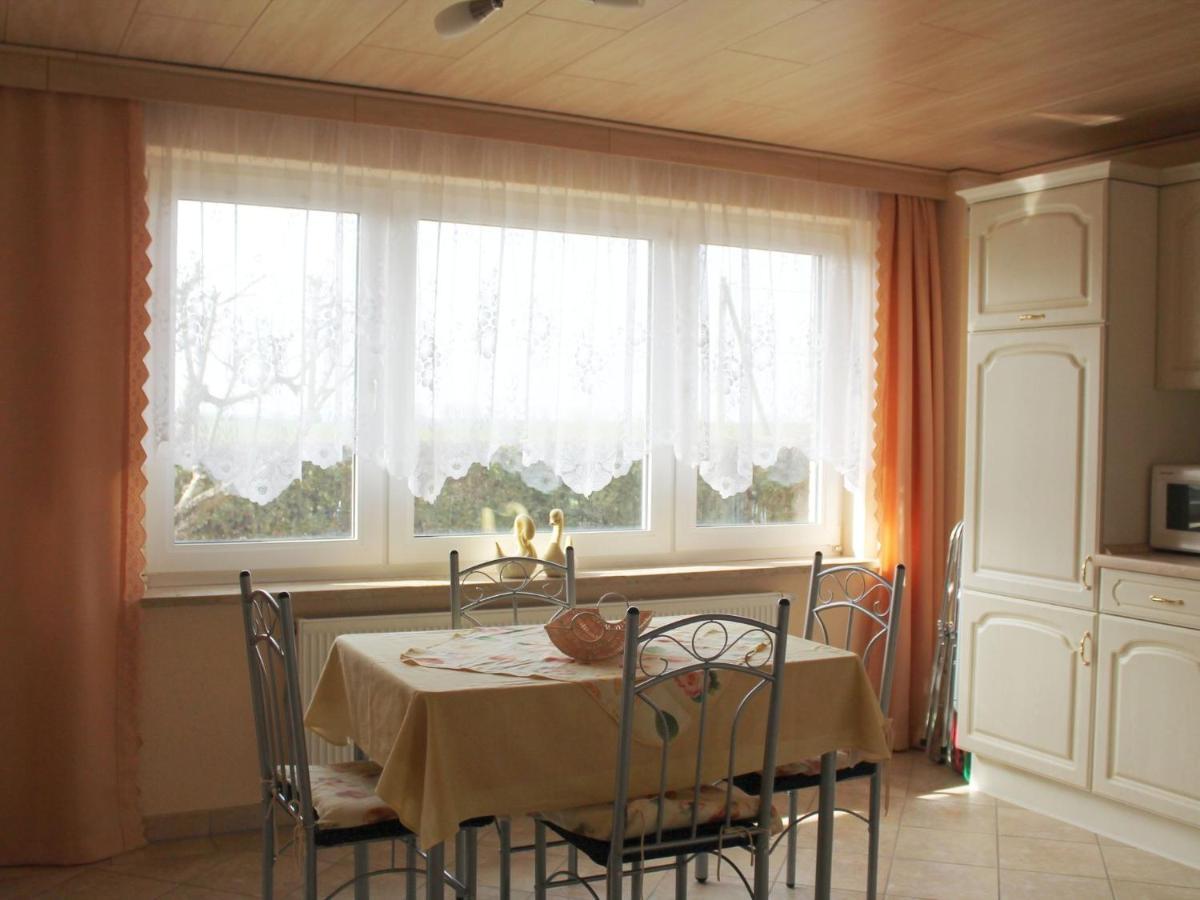 Spacious Apartment In Brusow With Garden Kröpelin Exterior foto